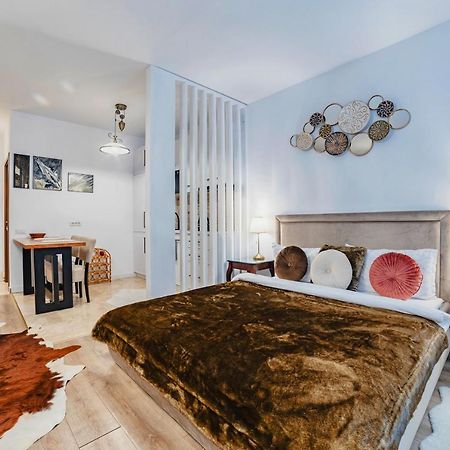 Seasons Atmosphere Studio Apartment Brasov Bagian luar foto